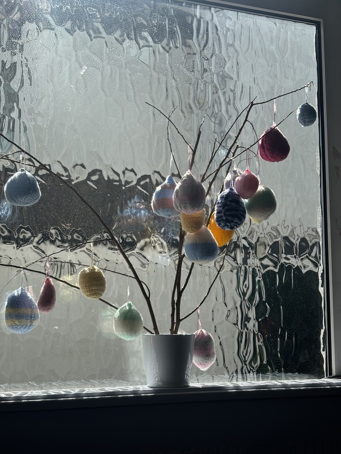 Eggs knitted by Knit and Chat Group